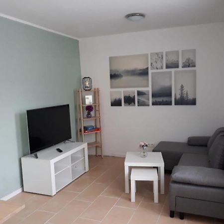 Am Bahnhof Ketzin Apartamento Exterior foto